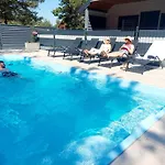 Bursztynowo Z Saunami I Jakuzzi بيت للعطل