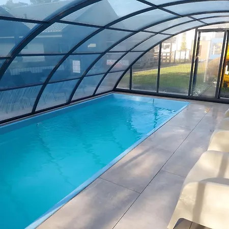 Bursztynowo Z Saunami I Jakuzzi 度假居 奥斯特罗沃