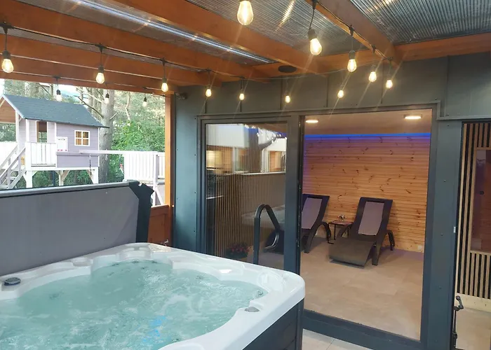 Prázdninový dům Bursztynowo Z Saunami I Jakuzzi